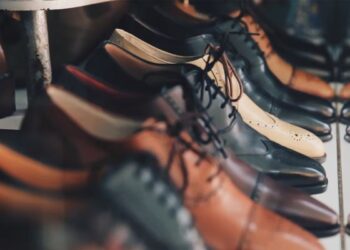Các loại da giày phổ biến và cách nhận biết chi tiết từng loại