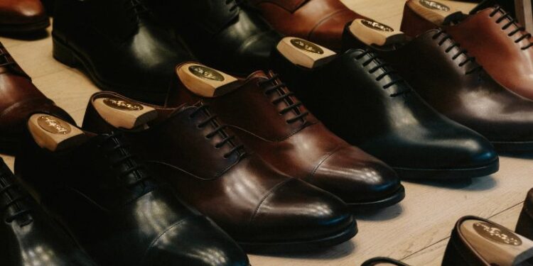 Khám phá các loại giày da thời thượng và phong cách nhất 3 Các loại giày da Oxford
