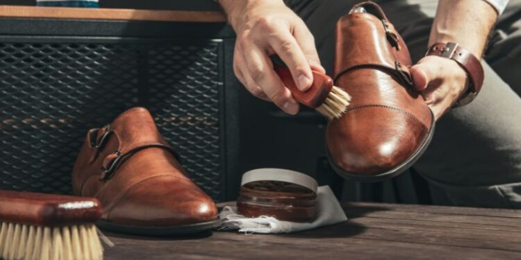 Cách bảo quản giày da luôn bền đẹp như mới: Hướng dẫn chi tiết từ A-Z
