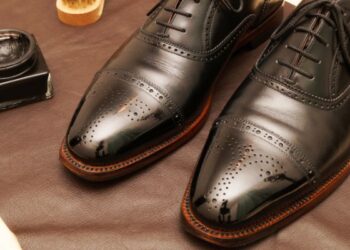 Cách làm mềm giày da nhanh chóng và hiệu quả chỉ với những mẹo đơn giản