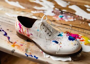 Cách tẩy vết mực trên giày da trắng: Bí quyết hiệu quả ngay tại nhà