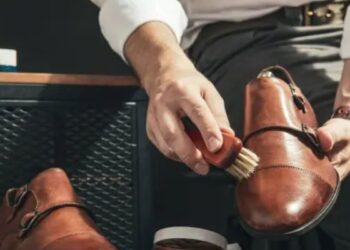 Cách vệ sinh giày da bò chuyên nghiệp, giữ đôi giày bền đẹp và sang trọng