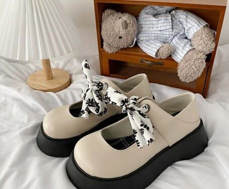 Giày bánh mì là gì​? – Sự Lựa Chọn Cá Tính và Độc Đáo cho Cả Phái Đẹp và Phái Mạnh