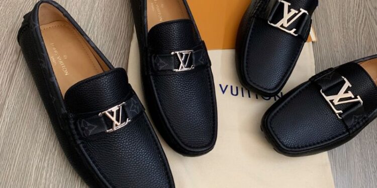 Tất tần tật những điều về giày da Louis Vuitton bạn nên biết 3 Tất tần tật những điều về giày da Louis Vuitton bạn nên biết