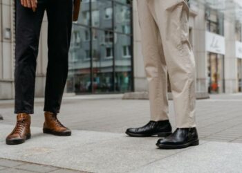 Phối đồ với giày da lộn nam hoàn hảo cho phong cách thời thượng