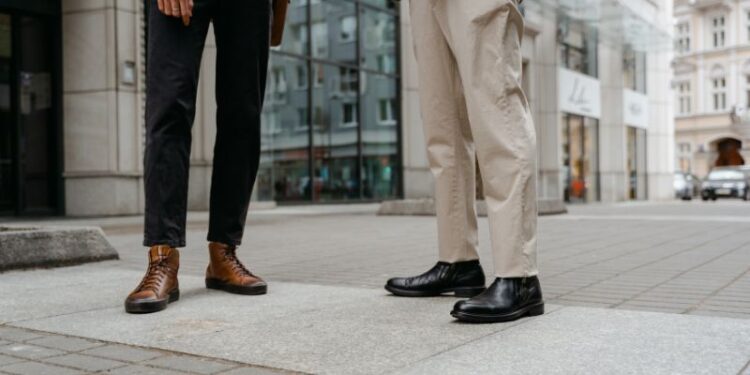 Phối đồ với giày da lộn nam hoàn hảo cho phong cách thời thượng 3 Phối đồ với giày da lộn nam hoàn hảo cho phong cách thời thượng