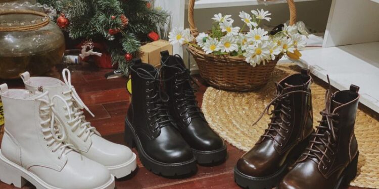 Giới Thiệu Về Shop Giày Boot Nữ Online – Biểu Tượng Phong Cách Thời Trang 3 Giới Thiệu Về Shop Giày Boot Nữ Online – Biểu Tượng Phong Cách Thời Trang