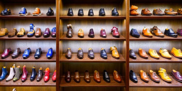 Chọn lựa shop giày da nam chất lượng và phong cách