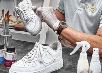 Rất nhiều bạn trẻ quan tâm đến cách sửa giày sneaker