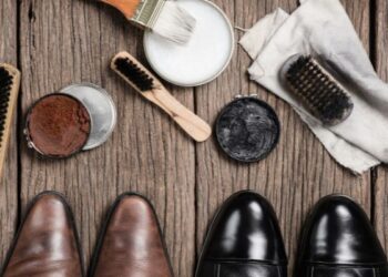 Vệ sinh giày da sáp là gì?