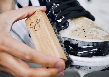 Vệ sinh giày Sneaker đúng cách không chỉ giúp giày luôn sạch đẹp mà còn kéo dài tuổi thọ của chúng