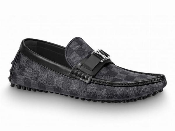 Cách phối đồ formal với giày McQueen