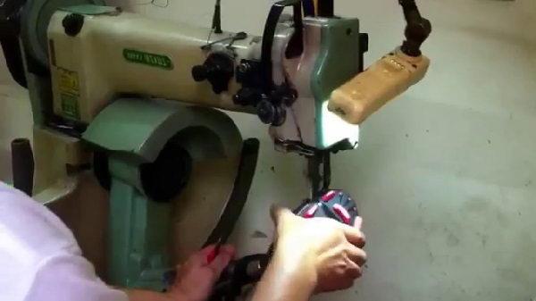 Khâu đế giày đá bóng