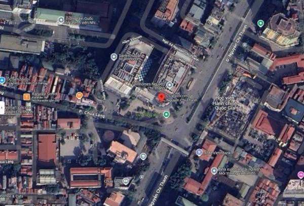 Khung cảnh rạp chiếu phim hiện đại CGV trong Vincom Phan Văn Trị với người trẻ đang mua vé và bỏng ngô, thể hiện không gian giải trí hấp dẫn.